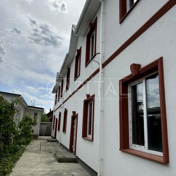 Київська вул., 12