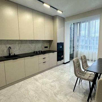 Продаж 2 км квартири поруч з озером