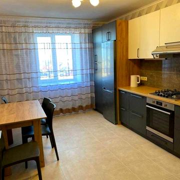 Без комісії Власник Здається в оренду 1 кімнатна по вул. Відродження