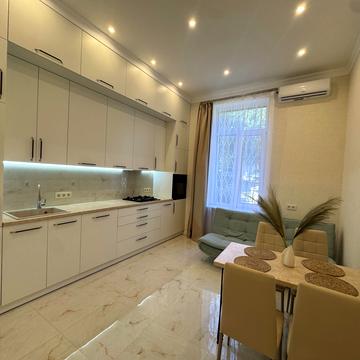 Тарасівська вул., 8