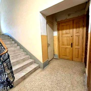 Продаж 2-кім. квартири. вул. Академіка Рудницького