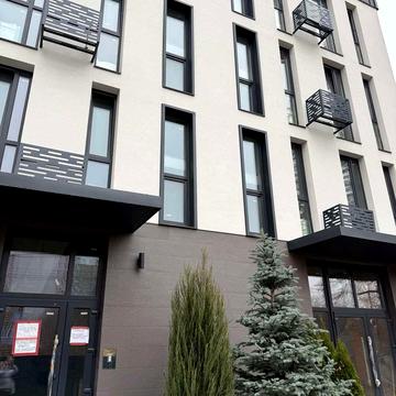 Осіння вул., 28