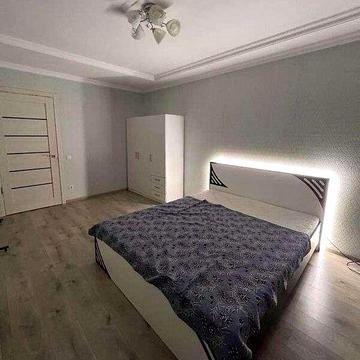 Здається в оренду 3 кімнатна квартира, вул. Ломоносова, 36-В