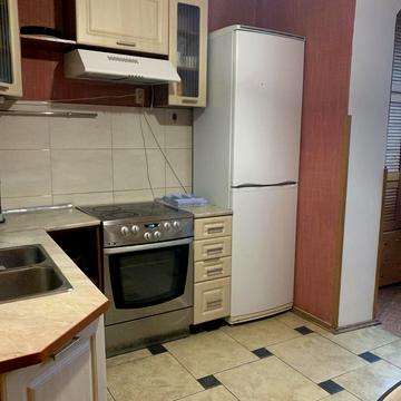 Сімферопольська вул., 17