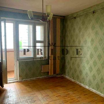 Простора квартира на Троєщині!!!