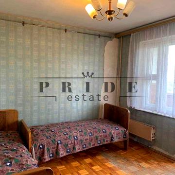 Простора квартира на Троєщині!!!