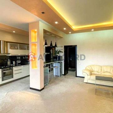 Продам 4-кімнатну квартиру у центрі ЖК Каскад