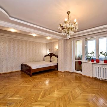 Гетьмана Павла Скоропадського вул. (Льва Толстого), 22