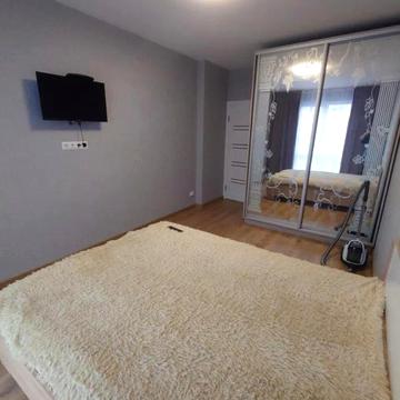 Павела Йозефа Шафарика вул. (), 1