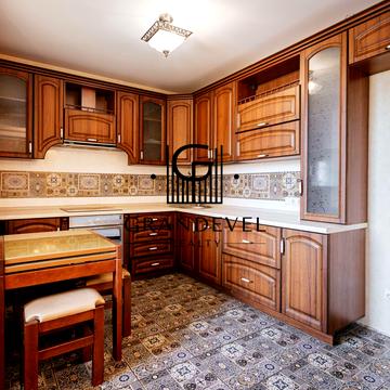 Валерія Лобановського вул., 28