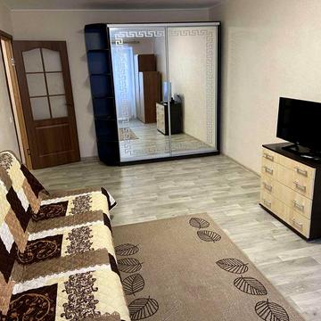 Власник Продає однокімнатну квартиру в Дніпрі з видом на дітячий парк