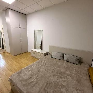 Довгострокова оренда 1к Квартира Єфремова Сергія вулиця