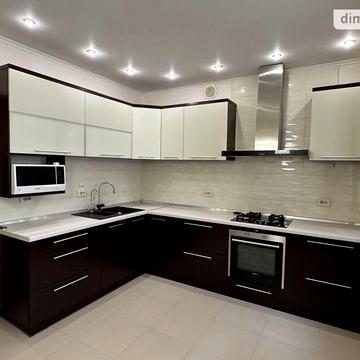 Продаж 3к Квартира Університетська вулиця