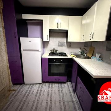 Дніпровські Пороги вул., 35