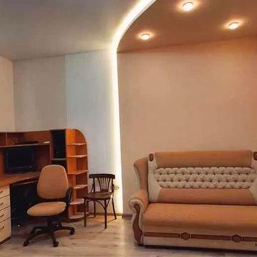 Сдам 2 комн!Центр 10мин!Косметический ремонт!