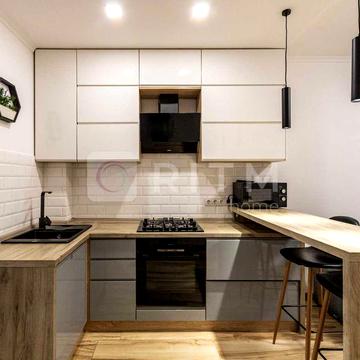 ОРЕНДА. Перша здача. Велика 2-кімнатна+кухня-студія по вул.Довженка,37