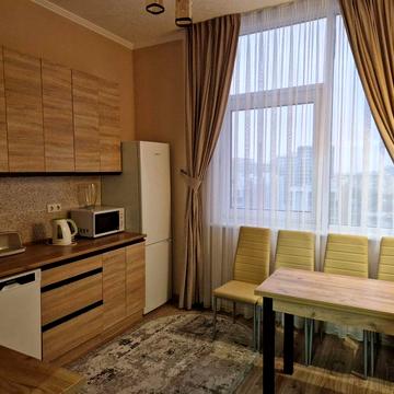 Квартира в новому ЖК, є генератор, ліфти завжди працюють, вид на море