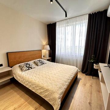 Здам! Сучасну квартиру в Центральному парку! Вид на Парк!