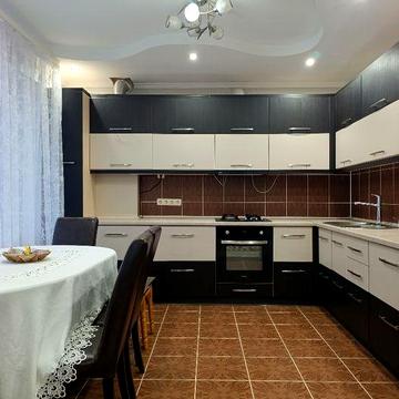 Продам 3 кімнатну квартиру по вул. Захисників Маріуполя