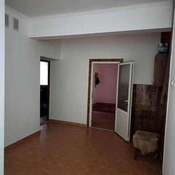 Продам квартиру 112 м.кв., окремий вхід, індивідуальне опалення.