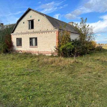 Будинок у центрі с. Нова Українка, 12 км від Рівного!