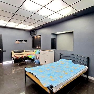 Станція Лоцманська вул., 7