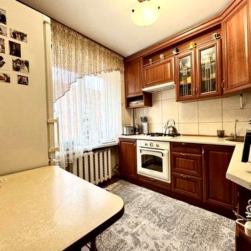 Продаж 3 кімнаної квартири Південно-Захід