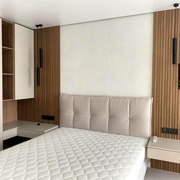 Михайла Грушевського вул., 14