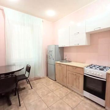 Барикадна вул., 13