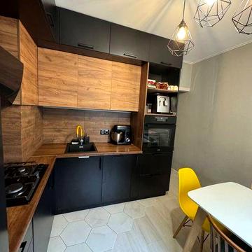 Продам 1комнатную стильную квартиру на ул.Заболотного возле ТЦ Семьи