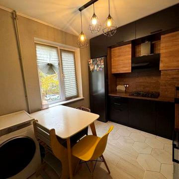 Продам 1комнатную стильную квартиру на ул.Заболотного возле ТЦ Семьи