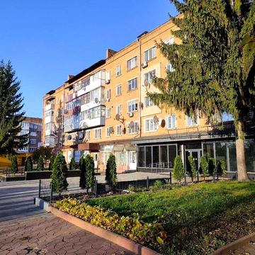 Продам 2к квартиру в м. Бар по вул. Героїв Майдану (р-н винного бару)