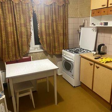 Продається 1-кімнатна квартира по вул.Закревського, 31