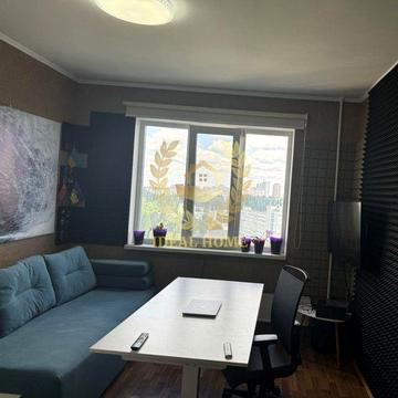 Продаж 3к квартири Святошинський р-н Правий берег Київ