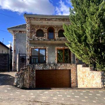 Терміново! Продаж будинку с. Берегуйфало, 306 кв., ціна 160 000$