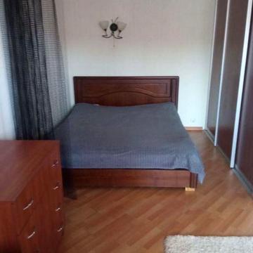 Сдам 1 комнатную кввртиру на Ак. Королева