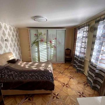 вул. Новознесенська. Оренда. АВТОЗАРЯДКА. СВІТЛО НЕ ВИМИКАЮТЬ! 4 кімн.