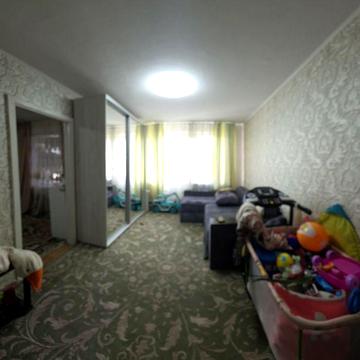 Продаю трьохкімнатну квартиру вул Шоста Слобідська перший поверх вільн