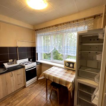 Каунаська вул., 4/2