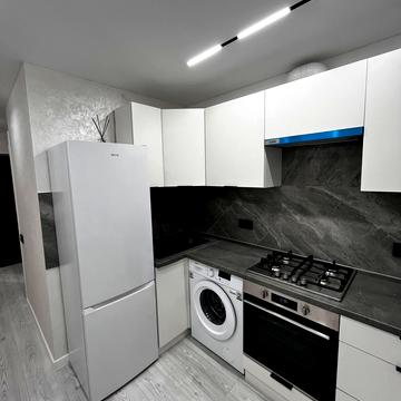 Небесної Сотні вул. (Івана Стасюка), 15