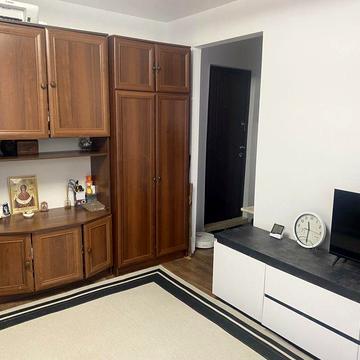 Продам 1-кім.кв з ремонтом та меблями на 3- м районі.