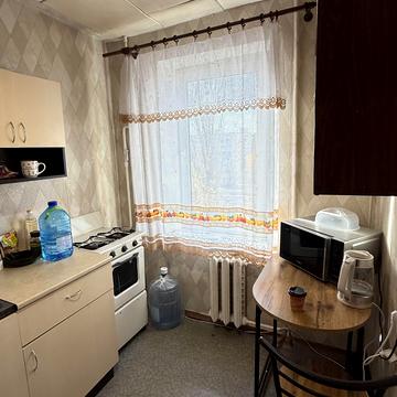 Академіка Доброхотова вул., 7