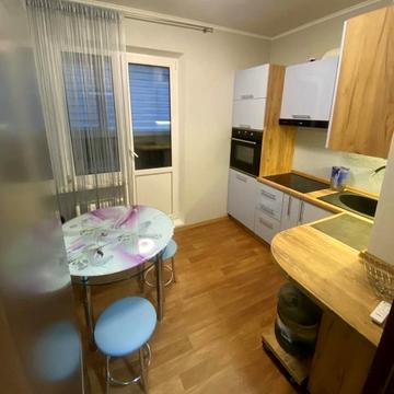 Юлії Здановської вул. (Ломоносова), 81-Б