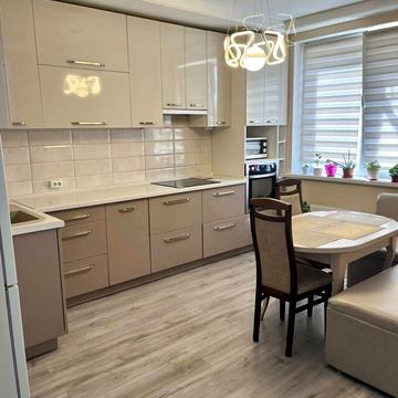 Перлинна вул., 7