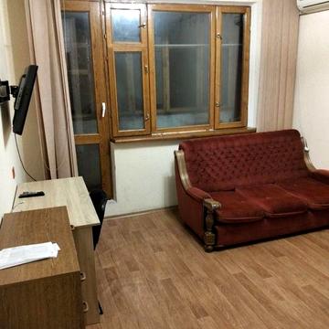 Сдам свою 1-ю квартиру возле метро Киевская Матюшенко 11 3этаж