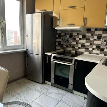 Академіка Заболотного вул., 84