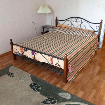 Світлий пров., 11