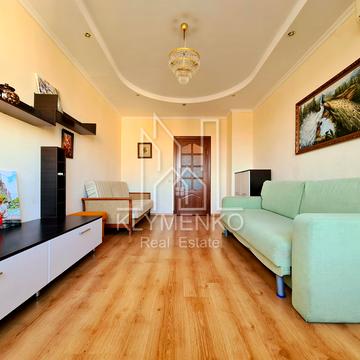 Юрія Шумського вул., 1