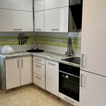 Межова вул., 23-Б