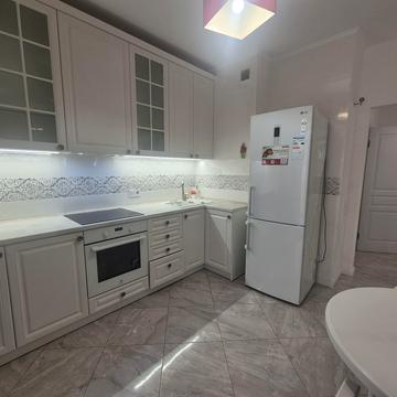 Регенераторна вул., 4